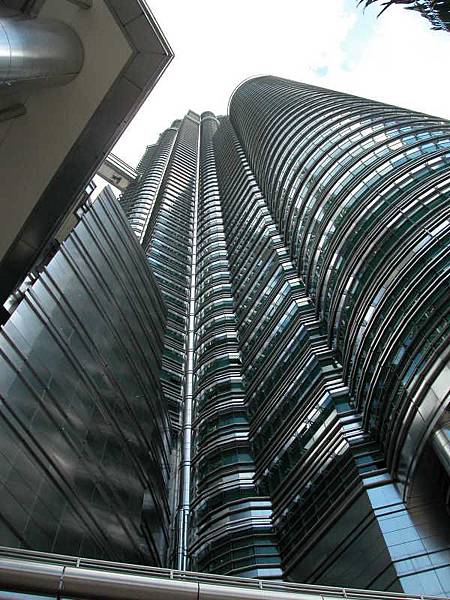 馬來西亞國油雙塔（Petronas Twin Tower）外牆鋼筋結構