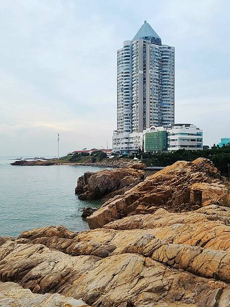 青島海邊的線條