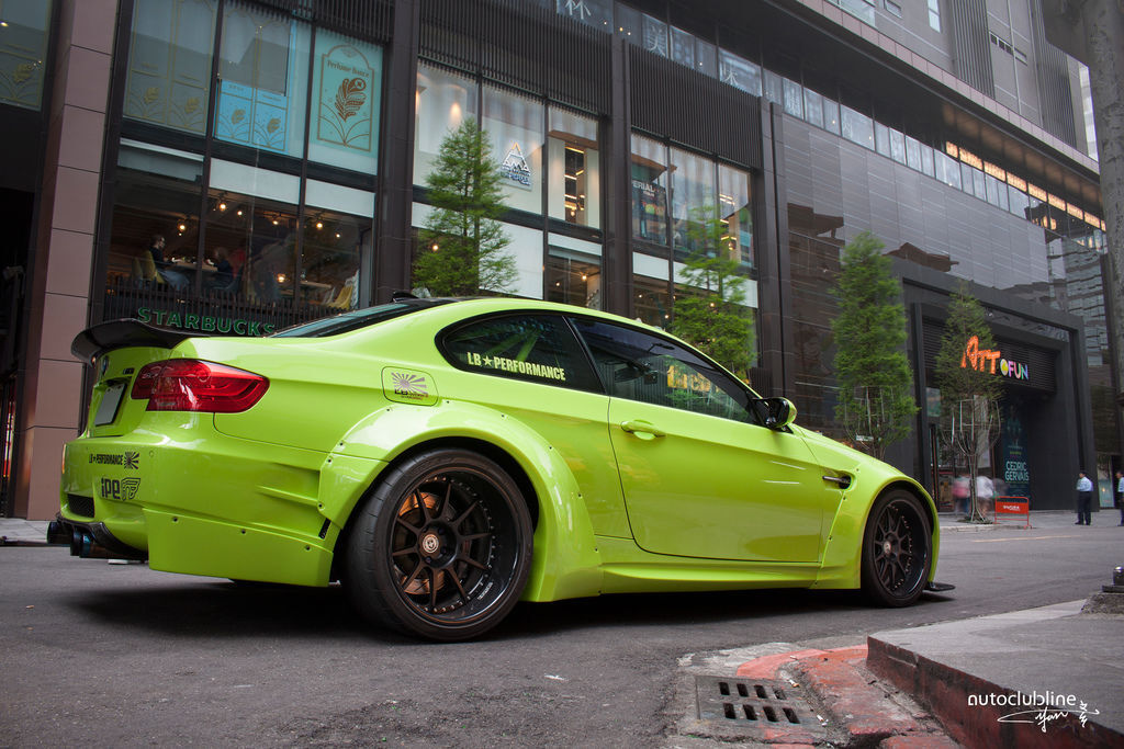 BMW E92 M3 LB Performance Widebody