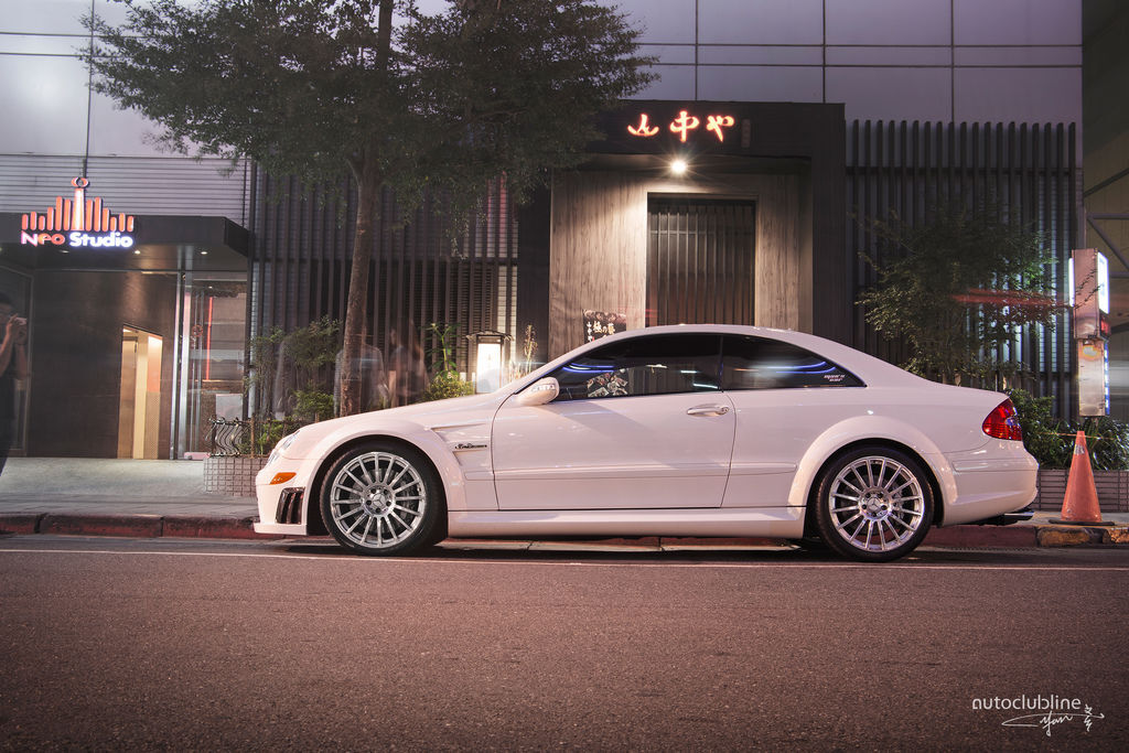 Mercedes-Benz CLK63 AMG Black Series