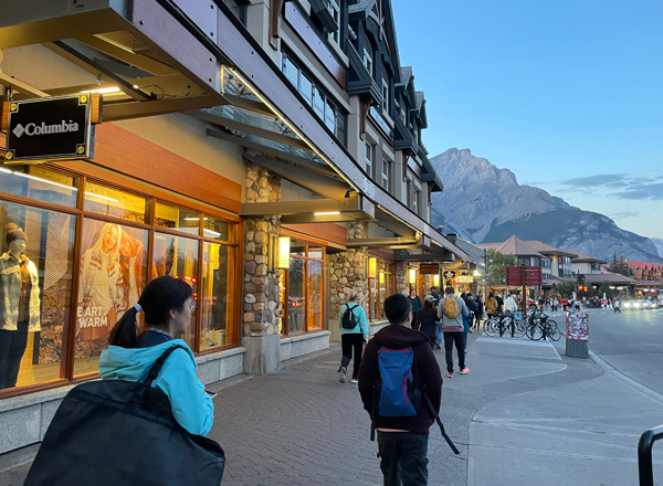 《2023.9月》洛磯山脈Day2-班夫大道Banff Av