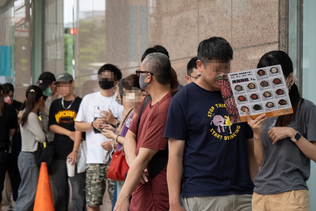 【肉多多火鍋台南新光中山店】好肉雙人餐必點!爆炒石頭湯+川府 【肉多多火鍋台南新光中山店】好肉雙人餐必點!爆炒石頭湯+川府