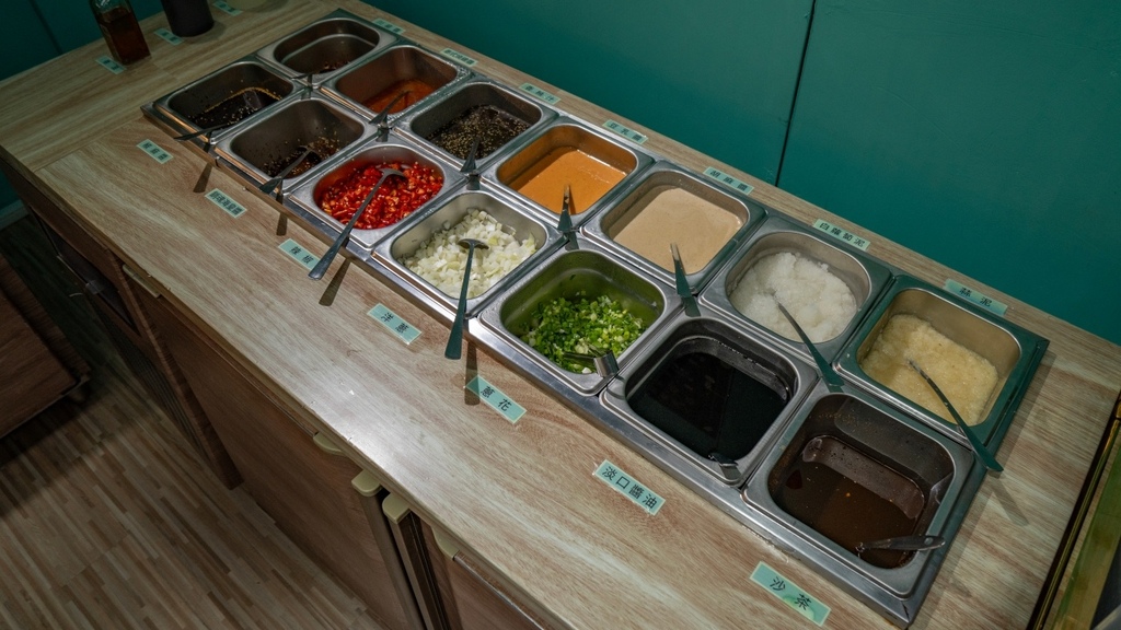 【肉多多火鍋台南新光中山店】好肉雙人餐必點!爆炒石頭湯+川府 【肉多多火鍋台南新光中山店】好肉雙人餐必點!爆炒石頭湯+川府