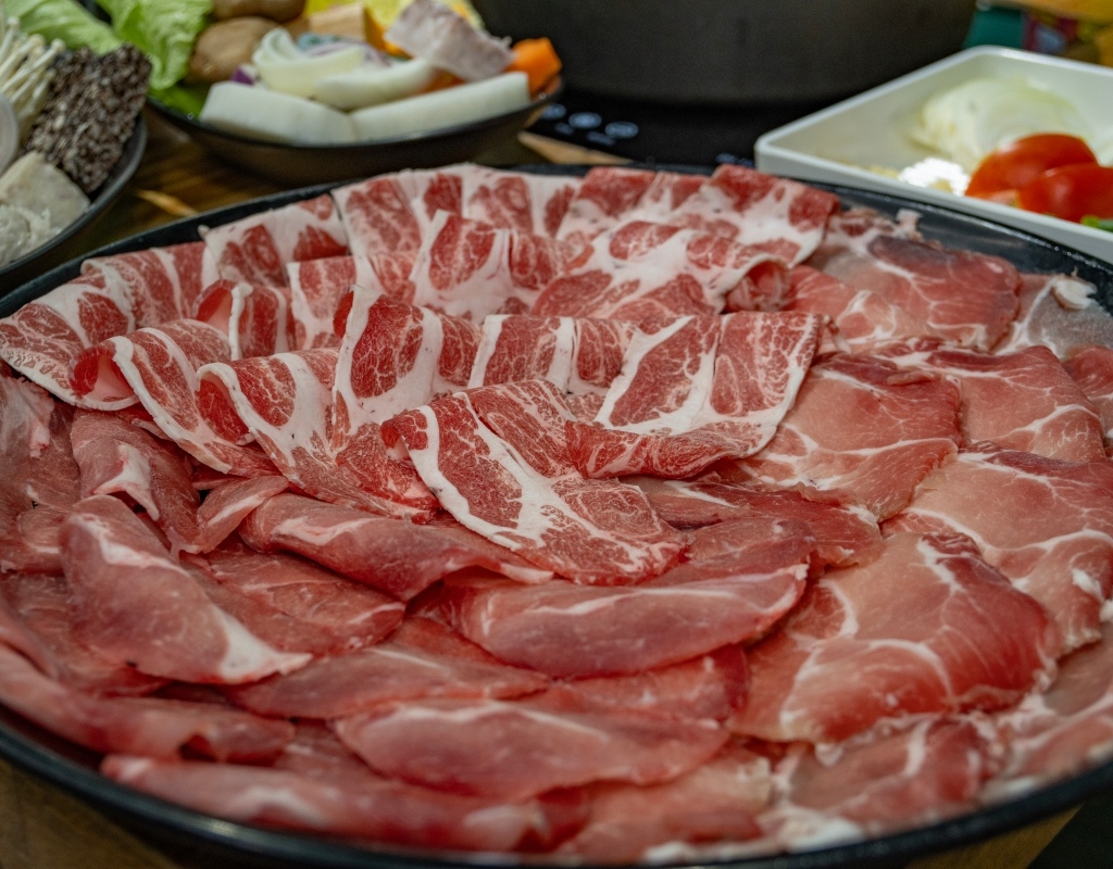 【肉多多火鍋台南新光中山店】好肉雙人餐必點!爆炒石頭湯+川府 【肉多多火鍋台南新光中山店】好肉雙人餐必點!爆炒石頭湯+川府