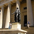 對面是Federal Hall