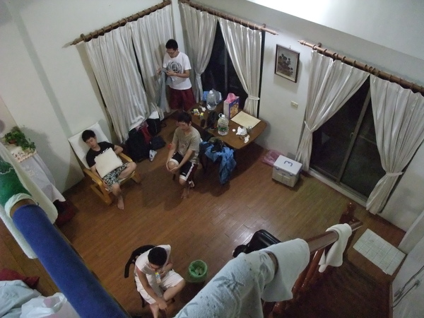 居高臨下
