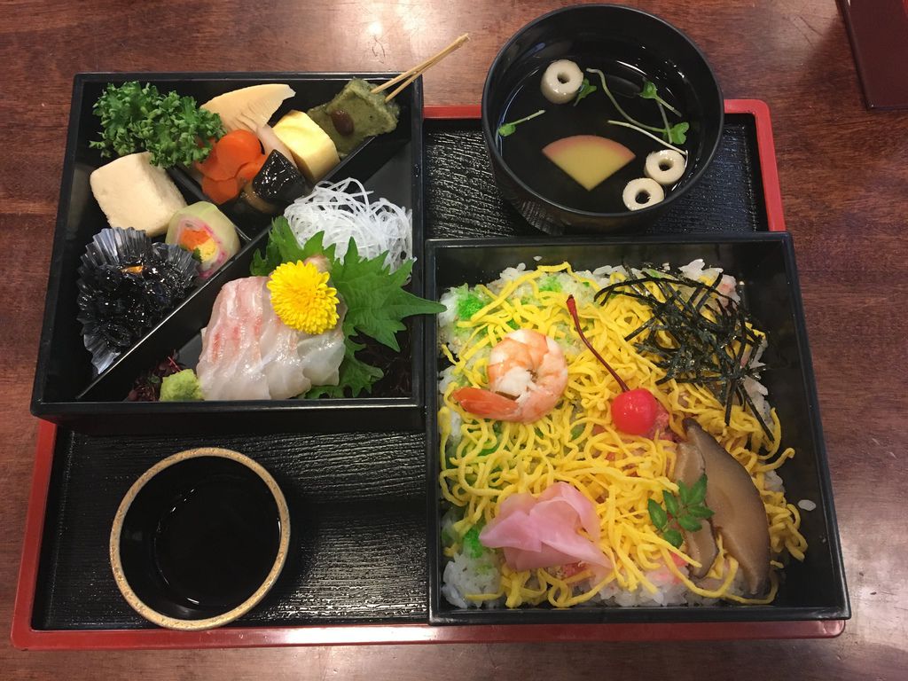 【東食】太宰府觀光:視覺味覺雙重享受!絕美日式庭院造景+雙層三色壽司便當--酒殿屋