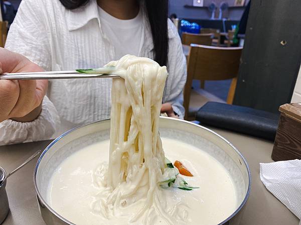 【東食】明洞刀削麵명동칼국수 ｜首爾美食推薦：韓式豆漿冷麵夏