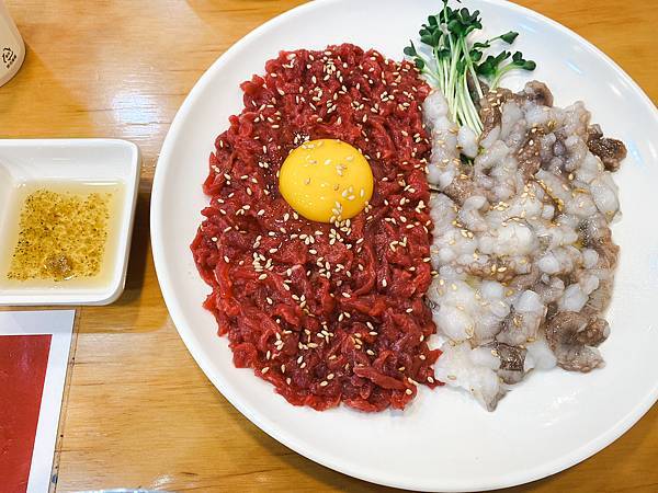 【東食】朴家生拌牛肉｜首爾美食推薦：不輸米其林富村生拌牛肉！