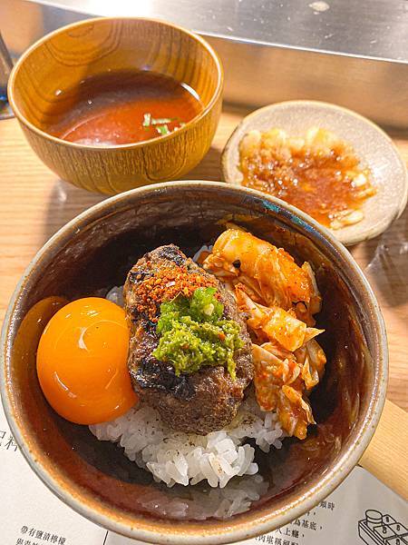 【東食】挽肉と米｜中山站美食推薦：不用排隊！東京最好吃炭火手