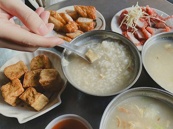 【東食】華西街鹹粥店｜台北美食推薦：萬華人的傳統早餐！50多