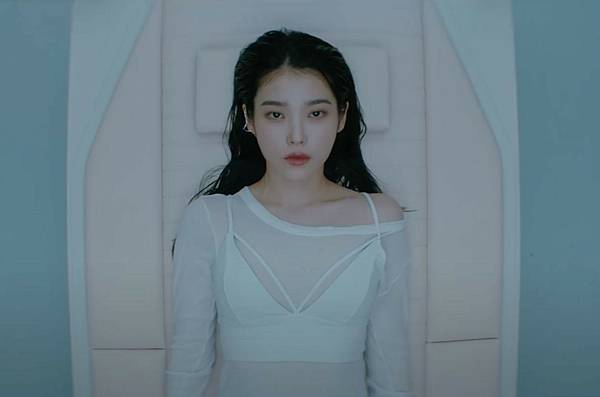 MV-teaser-IU-and-suga-2020-billboard-1548-1588694831-compressed.jpg