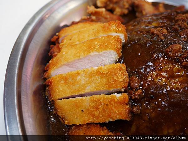 台中西屯 台灣咖哩大墩19街店，迅速竄紅全台的超MIX咖哩登陸台中，巨無霸SIZE重達2.4KG20分內完食無料