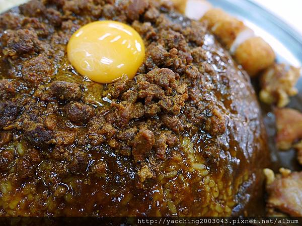 台中西屯 台灣咖哩大墩19街店，迅速竄紅全台的超MIX咖哩登陸台中，巨無霸SIZE重達2.4KG20分內完食無料