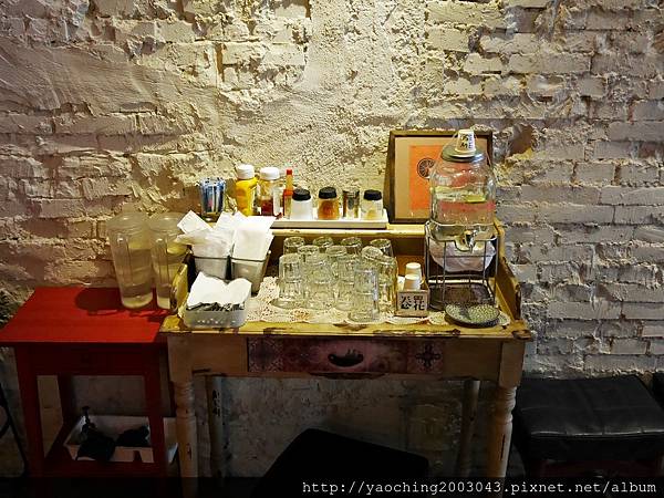 台中西區 昨日花卷 跨界好食,忠誠街上的人氣店家,適合三五好友聚餐分食,招牌花卷創意好好味,近SOGO、勤美商圈 台中西區 昨日花卷 跨界好食,忠誠街上的人氣店家,適合三五好友聚餐分食,招牌花卷創意好好味,近SOGO、勤美商圈