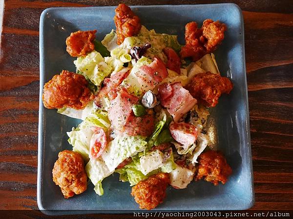 台中西區 昨日花卷 跨界好食,忠誠街上的人氣店家,適合三五好友聚餐分食,招牌花卷創意好好味,近SOGO、勤美商圈 台中西區 昨日花卷 跨界好食,忠誠街上的人氣店家,適合三五好友聚餐分食,招牌花卷創意好好味,近SOGO、勤美商圈