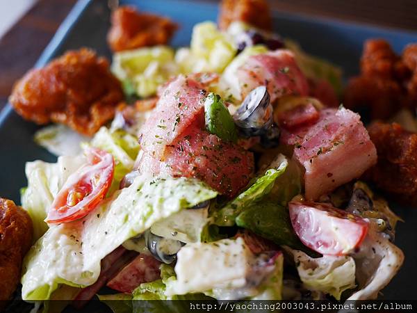 台中西區 昨日花卷 跨界好食,忠誠街上的人氣店家,適合三五好友聚餐分食,招牌花卷創意好好味,近SOGO、勤美商圈 台中西區 昨日花卷 跨界好食,忠誠街上的人氣店家,適合三五好友聚餐分食,招牌花卷創意好好味,近SOGO、勤美商圈