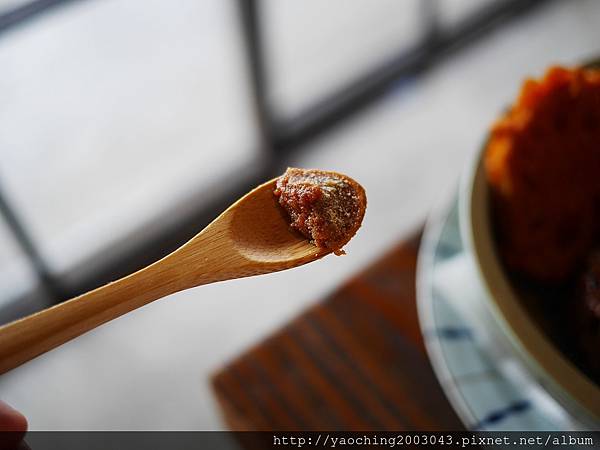 台中西區 昨日花卷 跨界好食,忠誠街上的人氣店家,適合三五好友聚餐分食,招牌花卷創意好好味,近SOGO、勤美商圈 台中西區 昨日花卷 跨界好食,忠誠街上的人氣店家,適合三五好友聚餐分食,招牌花卷創意好好味,近SOGO、勤美商圈