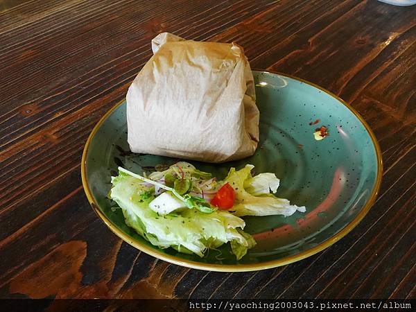 台中西區 昨日花卷 跨界好食,忠誠街上的人氣店家,適合三五好友聚餐分食,招牌花卷創意好好味,近SOGO、勤美商圈 台中西區 昨日花卷 跨界好食,忠誠街上的人氣店家,適合三五好友聚餐分食,招牌花卷創意好好味,近SOGO、勤美商圈
