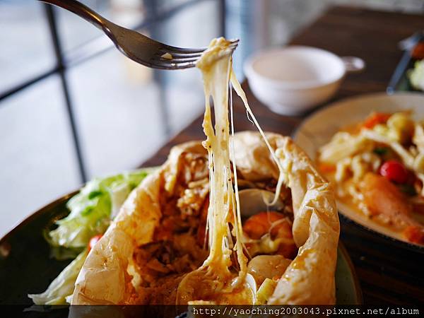台中西區 昨日花卷 跨界好食,忠誠街上的人氣店家,適合三五好友聚餐分食,招牌花卷創意好好味,近SOGO、勤美商圈 台中西區 昨日花卷 跨界好食,忠誠街上的人氣店家,適合三五好友聚餐分食,招牌花卷創意好好味,近SOGO、勤美商圈