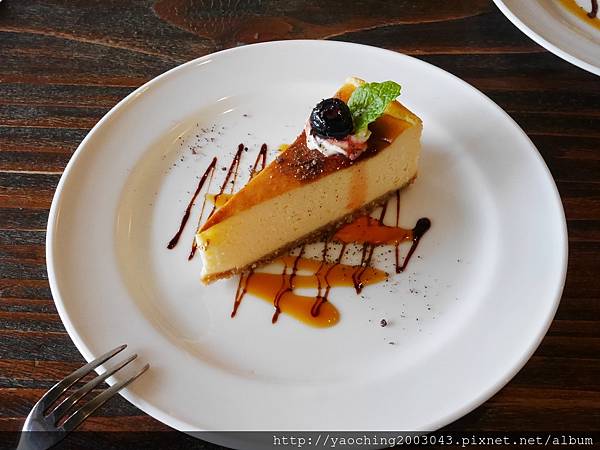 台中西區 昨日花卷 跨界好食,忠誠街上的人氣店家,適合三五好友聚餐分食,招牌花卷創意好好味,近SOGO、勤美商圈 台中西區 昨日花卷 跨界好食,忠誠街上的人氣店家,適合三五好友聚餐分食,招牌花卷創意好好味,近SOGO、勤美商圈