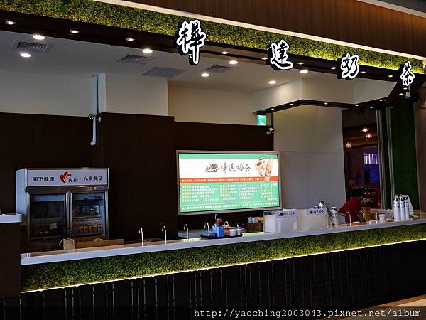 台中東區 PhoHoa美越河粉，來自美國的國際連鎖餐飲進駐台中秀泰及老虎城，酸辣河粉、雞肉河粉甚至還有適合帶去看電影的越南三明治