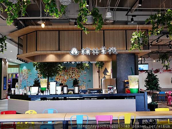 台中東區 PhoHoa美越河粉，來自美國的國際連鎖餐飲進駐台中秀泰及老虎城，酸辣河粉、雞肉河粉甚至還有適合帶去看電影的越南三明治