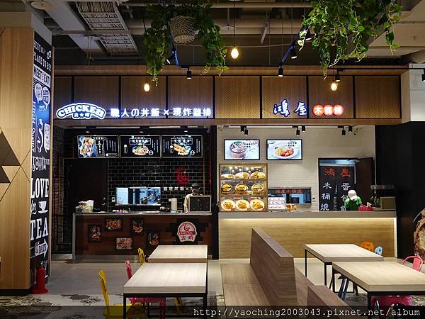 台中東區 PhoHoa美越河粉，來自美國的國際連鎖餐飲進駐台中秀泰及老虎城，酸辣河粉、雞肉河粉甚至還有適合帶去看電影的越南三明治