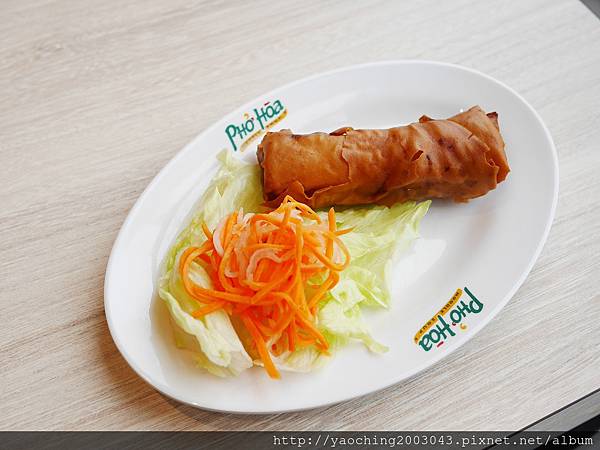 台中東區 PhoHoa美越河粉，來自美國的國際連鎖餐飲進駐台中秀泰及老虎城，酸辣河粉、雞肉河粉甚至還有適合帶去看電影的越南三明治