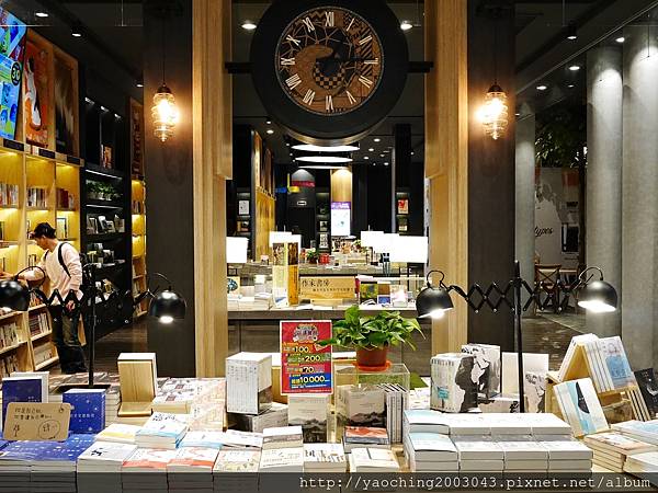 台中東區 PhoHoa美越河粉，來自美國的國際連鎖餐飲進駐台中秀泰及老虎城，酸辣河粉、雞肉河粉甚至還有適合帶去看電影的越南三明治