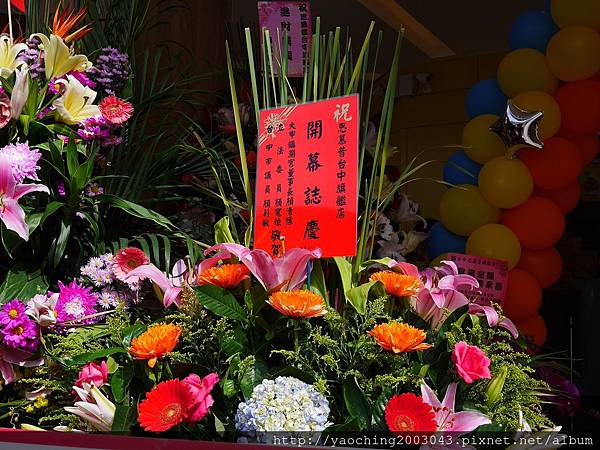 台中北區 思慕昔台中旗艦店,台北永康街知名芒果冰進駐一中商圈,5/13-15前100位招牌芒果冰1元,其餘雪花冰8折,開幕有些混亂。近文英館