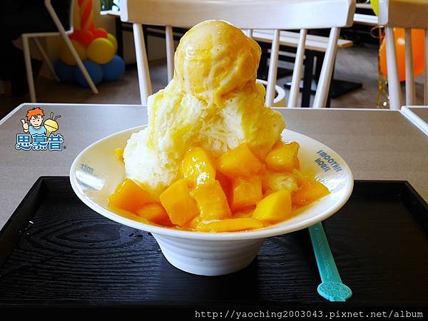 台中北區 思慕昔台中旗艦店,台北永康街知名芒果冰進駐一中商圈,5/13-15前100位招牌芒果冰1元,其餘雪花冰8折,開幕有些混亂。近文英館