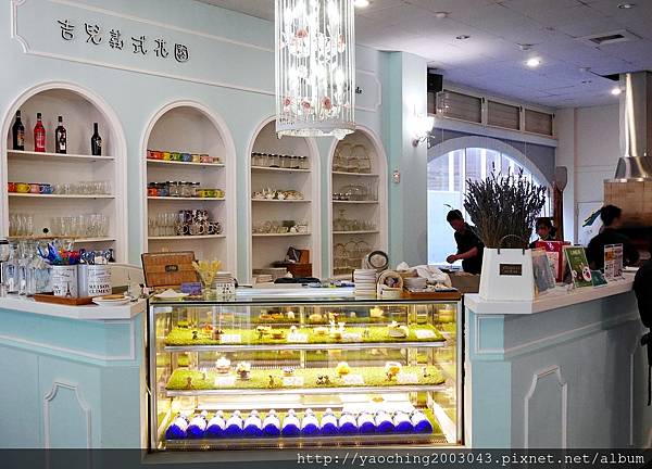 台中西屯 吉兒義式花園餐廳,位於中科商圈從甜點到柴燒窯烤pizza、義式燉飯、義大利麵到排餐,樣式選擇多,備有乾燥花牆拍照打卡或求婚都浪漫,文末享有讀者優惠 台中西屯 吉兒義式花園餐廳,位於中科商圈從甜點到柴燒窯烤pizza、義式燉飯、義大利麵到排餐,樣式選擇多,備有乾燥花牆拍照打卡或求婚都浪漫,文末享有讀者優惠