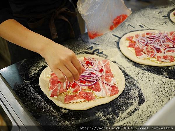 台中西屯 吉兒義式花園餐廳,位於中科商圈從甜點到柴燒窯烤pizza、義式燉飯、義大利麵到排餐,樣式選擇多,備有乾燥花牆拍照打卡或求婚都浪漫,文末享有讀者優惠 台中西屯 吉兒義式花園餐廳,位於中科商圈從甜點到柴燒窯烤pizza、義式燉飯、義大利麵到排餐,樣式選擇多,備有乾燥花牆拍照打卡或求婚都浪漫,文末享有讀者優惠