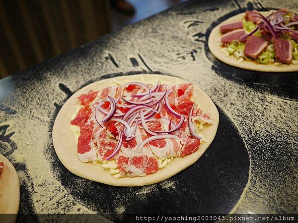 台中西屯 吉兒義式花園餐廳,位於中科商圈從甜點到柴燒窯烤pizza、義式燉飯、義大利麵到排餐,樣式選擇多,備有乾燥花牆拍照打卡或求婚都浪漫,文末享有讀者優惠 台中西屯 吉兒義式花園餐廳,位於中科商圈從甜點到柴燒窯烤pizza、義式燉飯、義大利麵到排餐,樣式選擇多,備有乾燥花牆拍照打卡或求婚都浪漫,文末享有讀者優惠