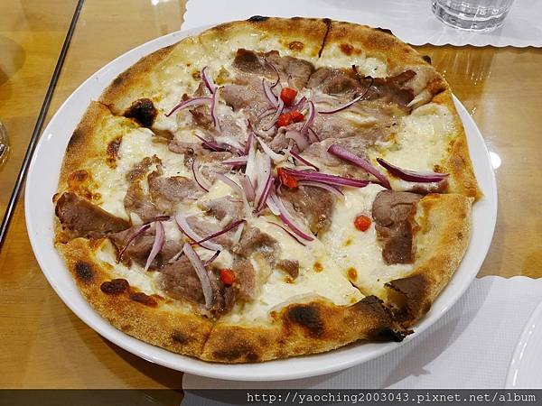 台中西屯 吉兒義式花園餐廳,位於中科商圈從甜點到柴燒窯烤pizza、義式燉飯、義大利麵到排餐,樣式選擇多,備有乾燥花牆拍照打卡或求婚都浪漫,文末享有讀者優惠 台中西屯 吉兒義式花園餐廳,位於中科商圈從甜點到柴燒窯烤pizza、義式燉飯、義大利麵到排餐,樣式選擇多,備有乾燥花牆拍照打卡或求婚都浪漫,文末享有讀者優惠