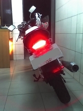 後視圖 (按煞車)