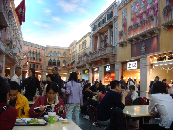 這是foodcourt