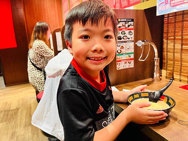 台北信義 美食 一蘭拉麵 美味又佛心 12歲以下小朋友免費送