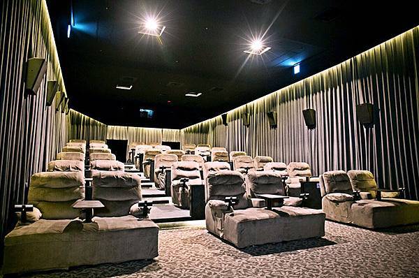 img_aboutus_dazhi_royal_001.jpg img_aboutus_dazhi_royal_001.jpg