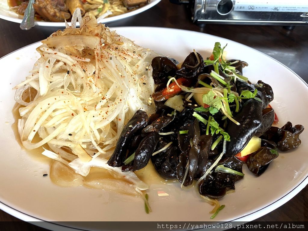 /tmp/phpnkkr9j /tmp/phpnkkr9j