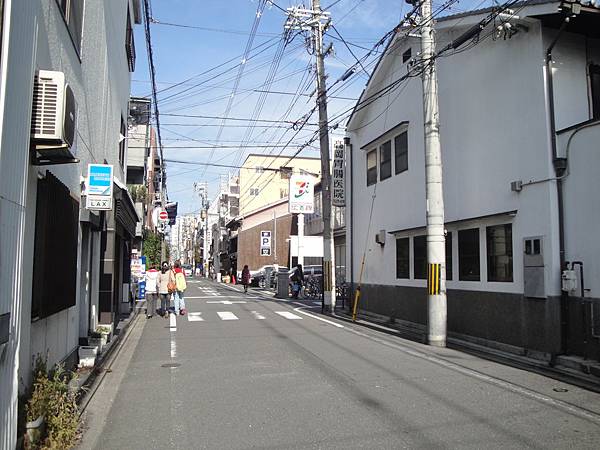 不得不說~日本的街道真的很乾淨~(WHY?!)