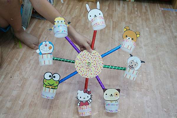 親子勞作 卡通摩天輪diy 甫爸 甫媽 甫甫 一家子的幸福 痞客邦