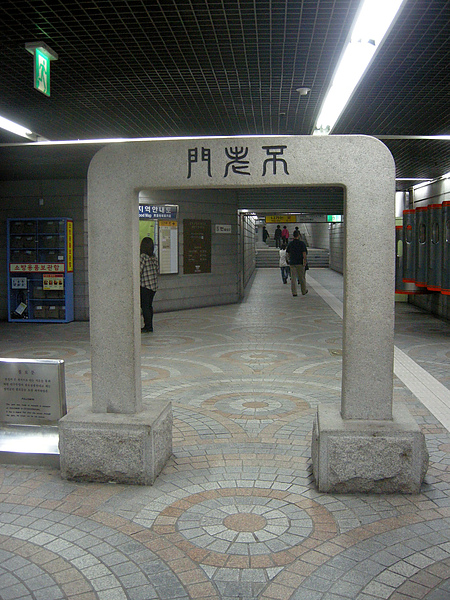 subway_gate.jpg subway_gate.jpg