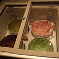 這個冰箱是明治的冰淇淋