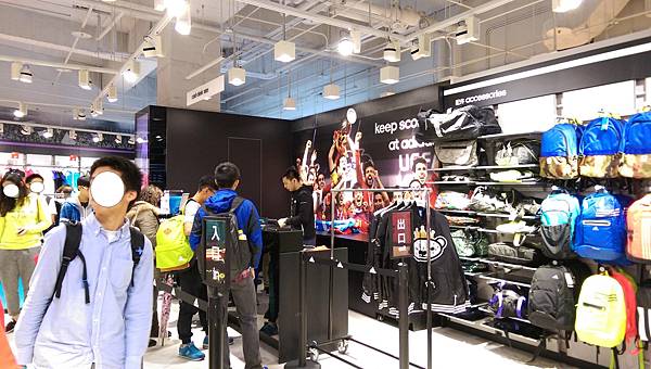 Adidas Outlet 林口三井開幕大破盤 Cafe Ya 痞客邦