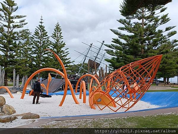 巴瑟爾頓長堤Busselton Jetty搭小火車出海