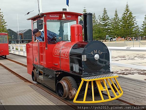 巴瑟爾頓長堤Busselton Jetty搭小火車出海