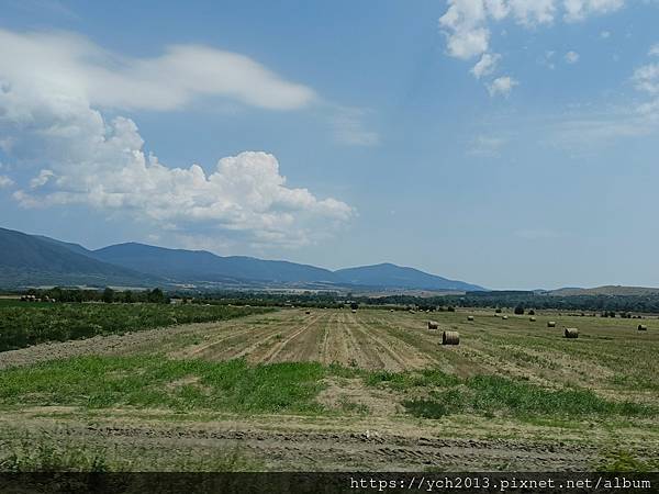 半山腰的Shipka西普卡紀念教堂(保加利亞旅遊)