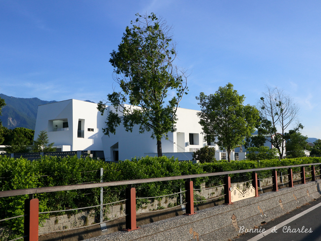 住宿 台東縣池上鄉 依著稻田 池上自行車道的純白民宿 丰宿 寶妮與查爾斯的旅行日記 痞客邦